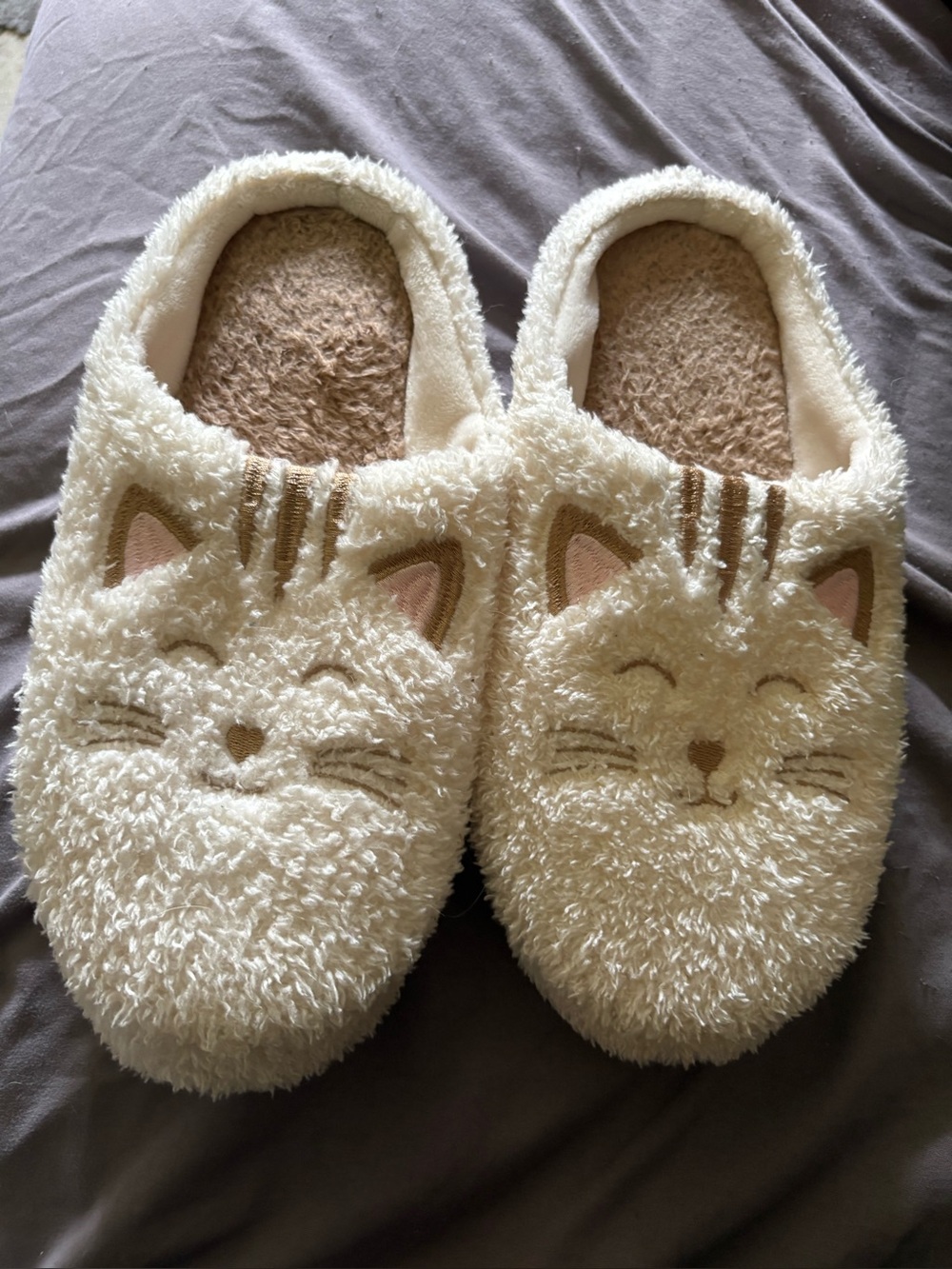 Plush Cream Cat Slippers for Pets - Soft Fuzzy Indoor Footwear